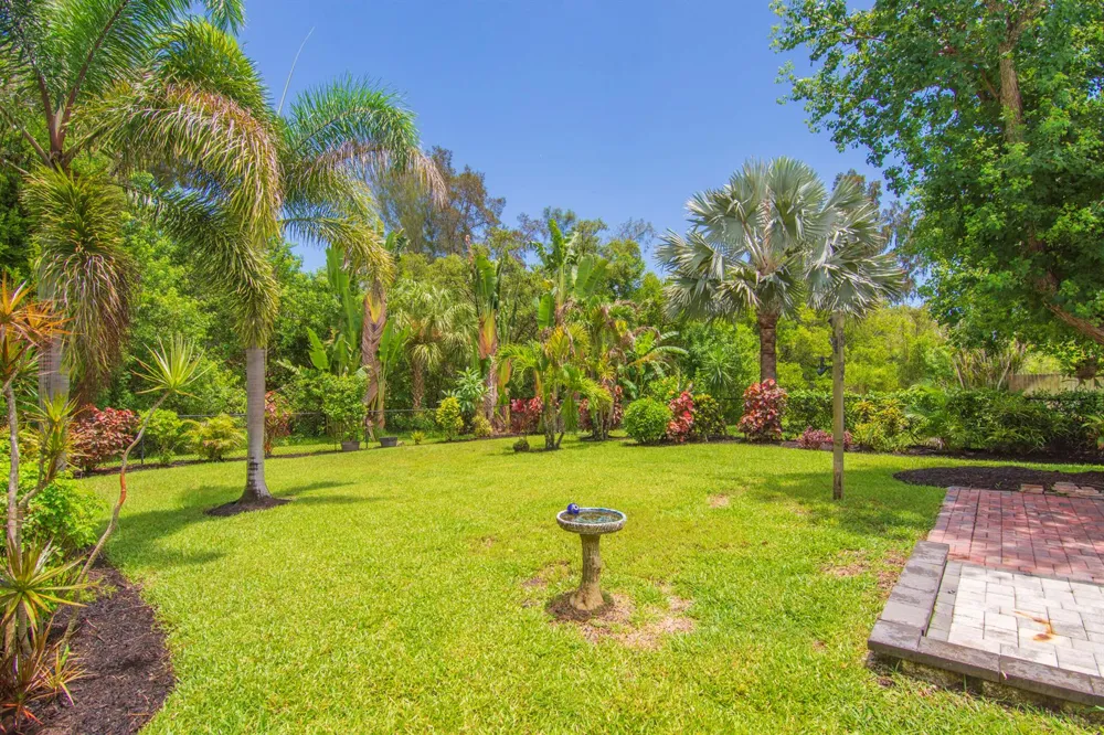 320 W FOREST TRAIL Vero Beach, FL 32962
