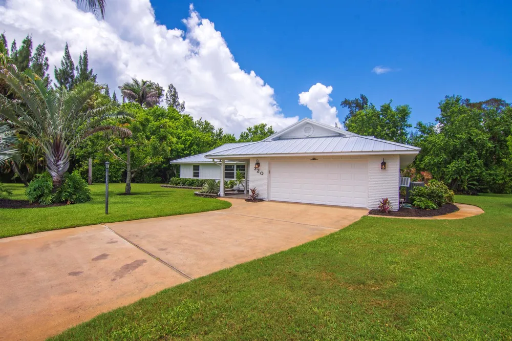 320 W FOREST TRAIL Vero Beach, FL 32962