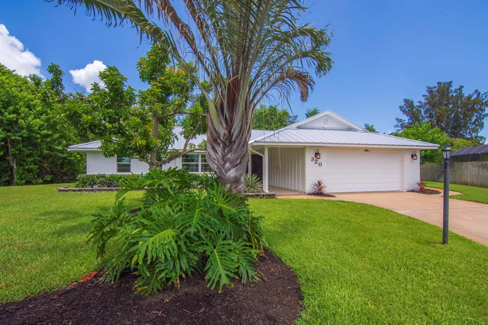 320 W FOREST TRAIL Vero Beach, FL 32962