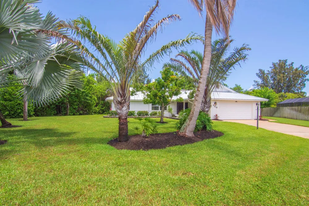 320 W FOREST TRAIL Vero Beach, FL 32962