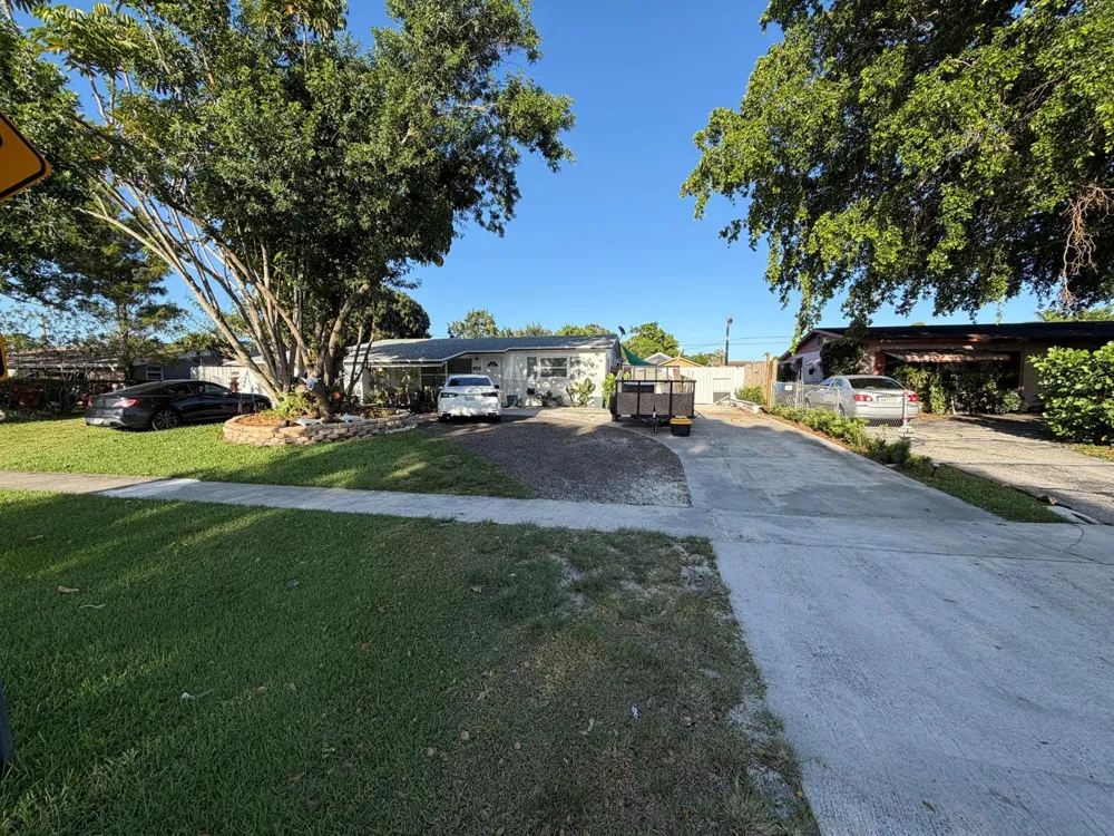 912 MONTEGO DRIVE West Palm Beach, FL 33415