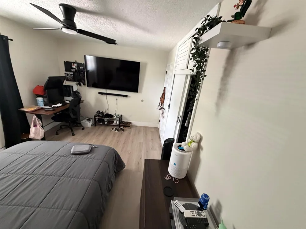 912 MONTEGO DRIVE West Palm Beach, FL 33415