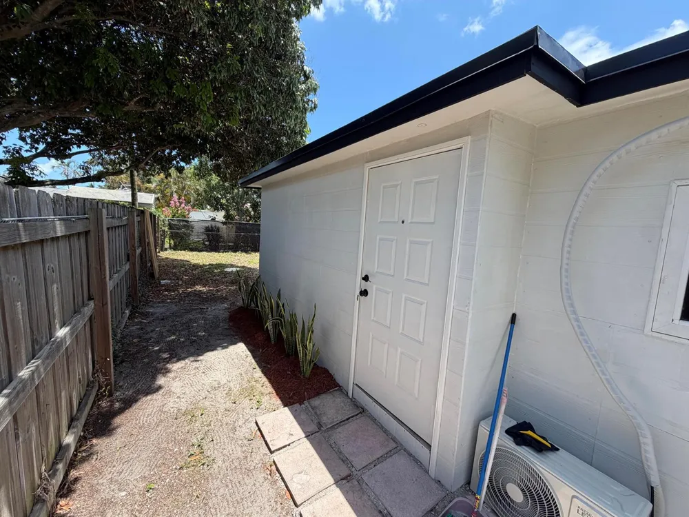 912 MONTEGO DRIVE West Palm Beach, FL 33415