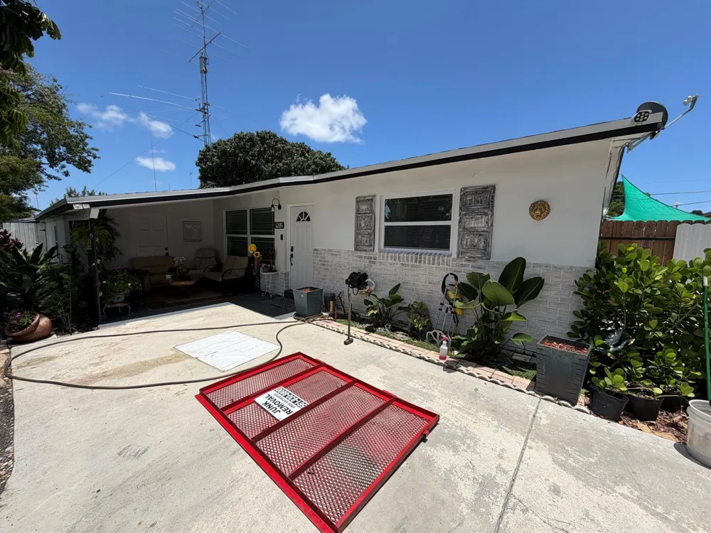 912 MONTEGO DRIVE West Palm Beach, FL 33415