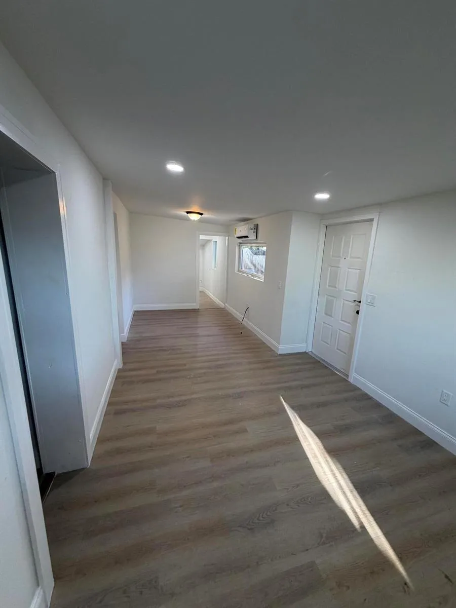 912 MONTEGO DRIVE West Palm Beach, FL 33415