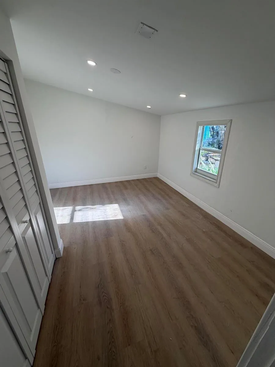 912 MONTEGO DRIVE West Palm Beach, FL 33415