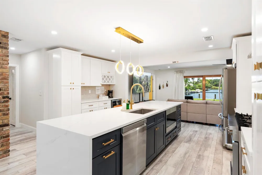 8416 Pine Tree Lane Lake Clarke Shores, FL 33406