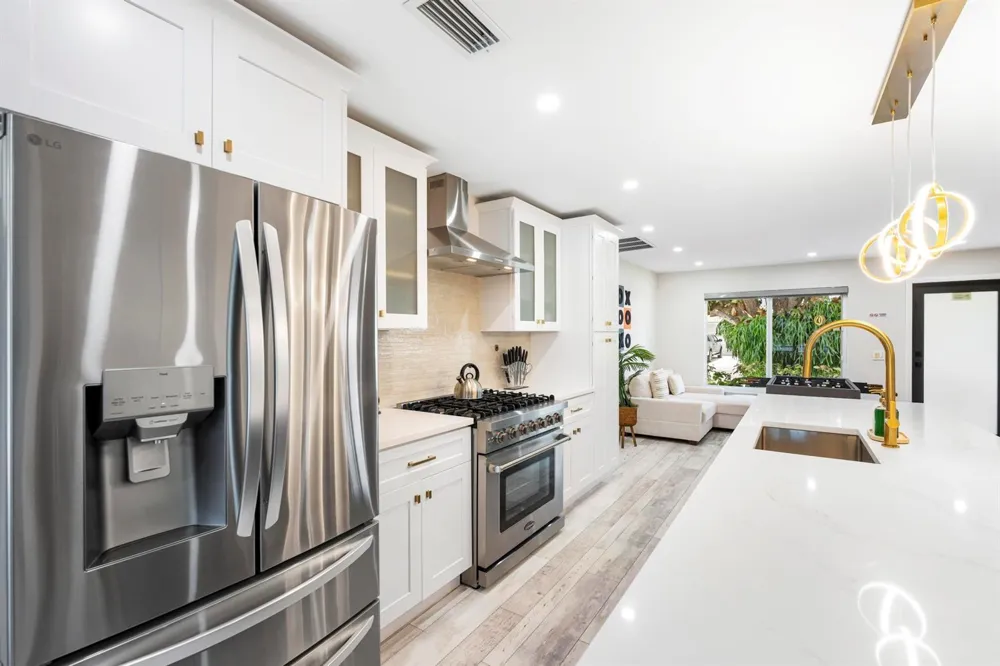 8416 Pine Tree Lane Lake Clarke Shores, FL 33406