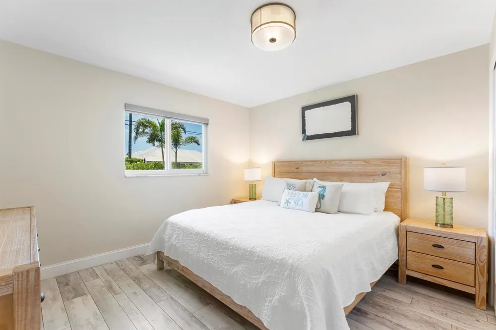 8416 Pine Tree Lane Lake Clarke Shores, FL 33406