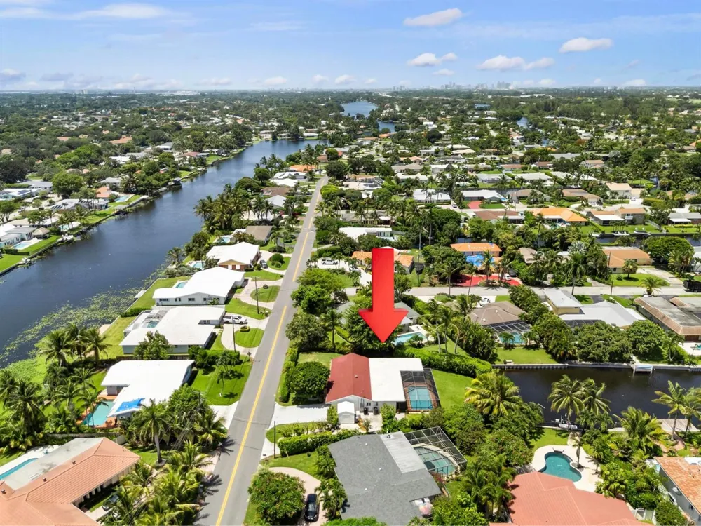 8416 Pine Tree Lane Lake Clarke Shores, FL 33406