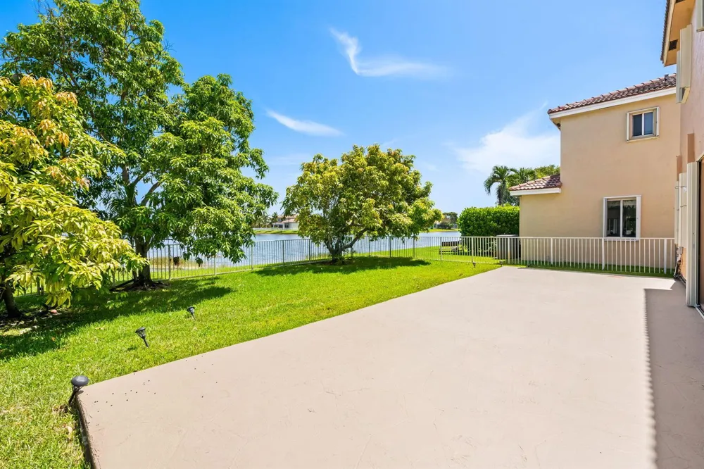 19389 SW 64th Street Pembroke Pines, FL 33332