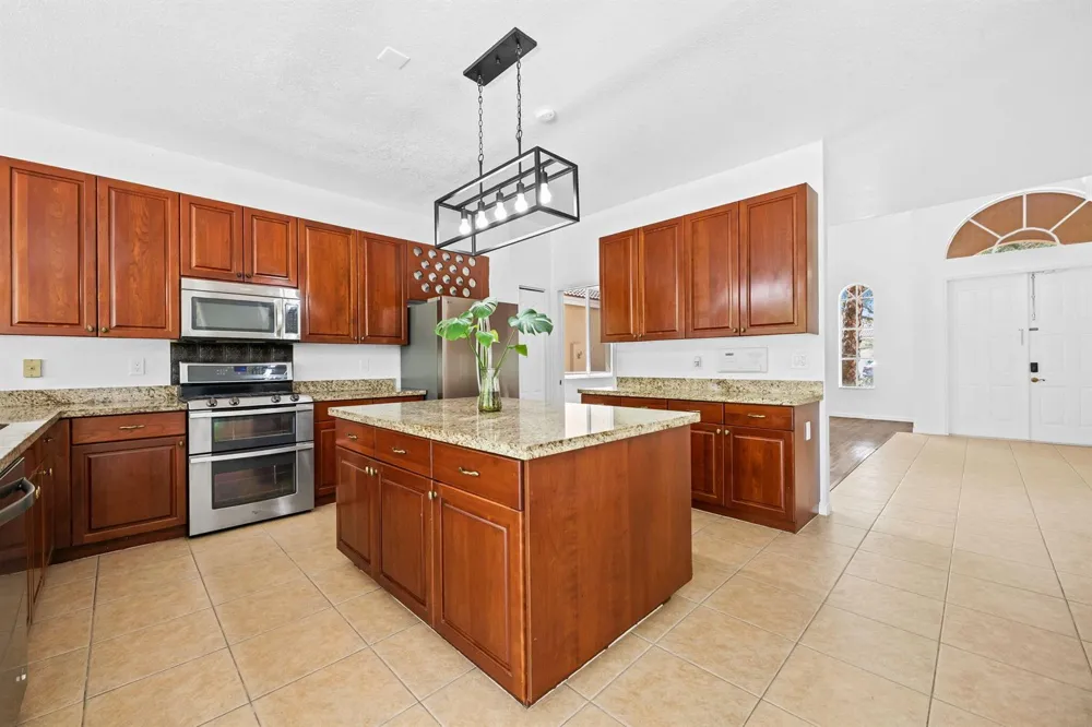 19389 SW 64th Street Pembroke Pines, FL 33332