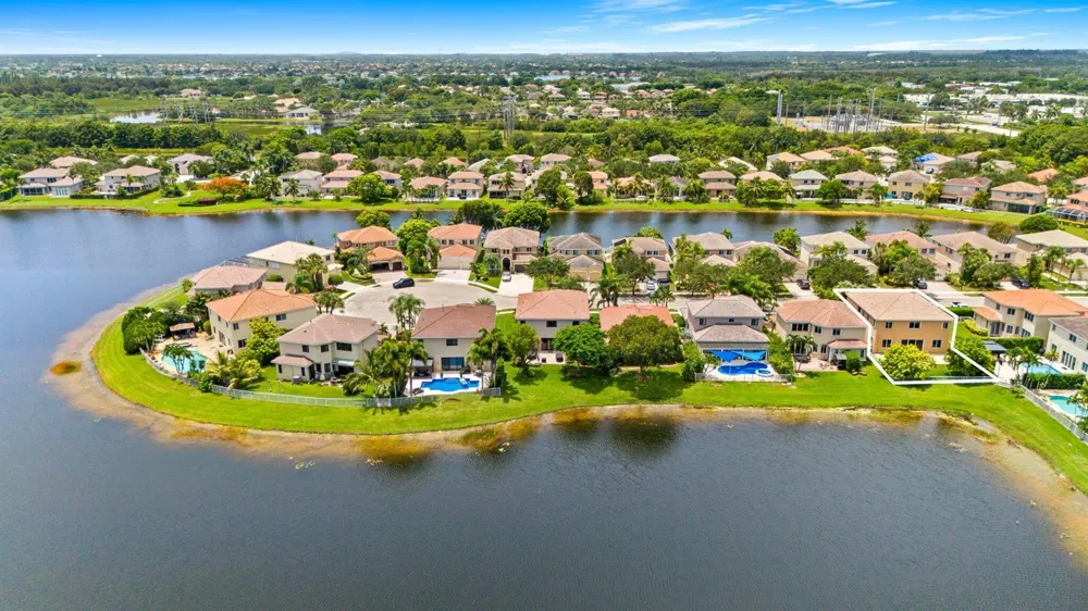 19389 SW 64th Street Pembroke Pines, FL 33332