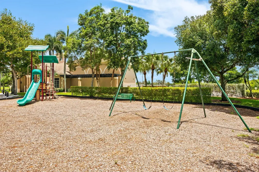 19389 SW 64th Street Pembroke Pines, FL 33332