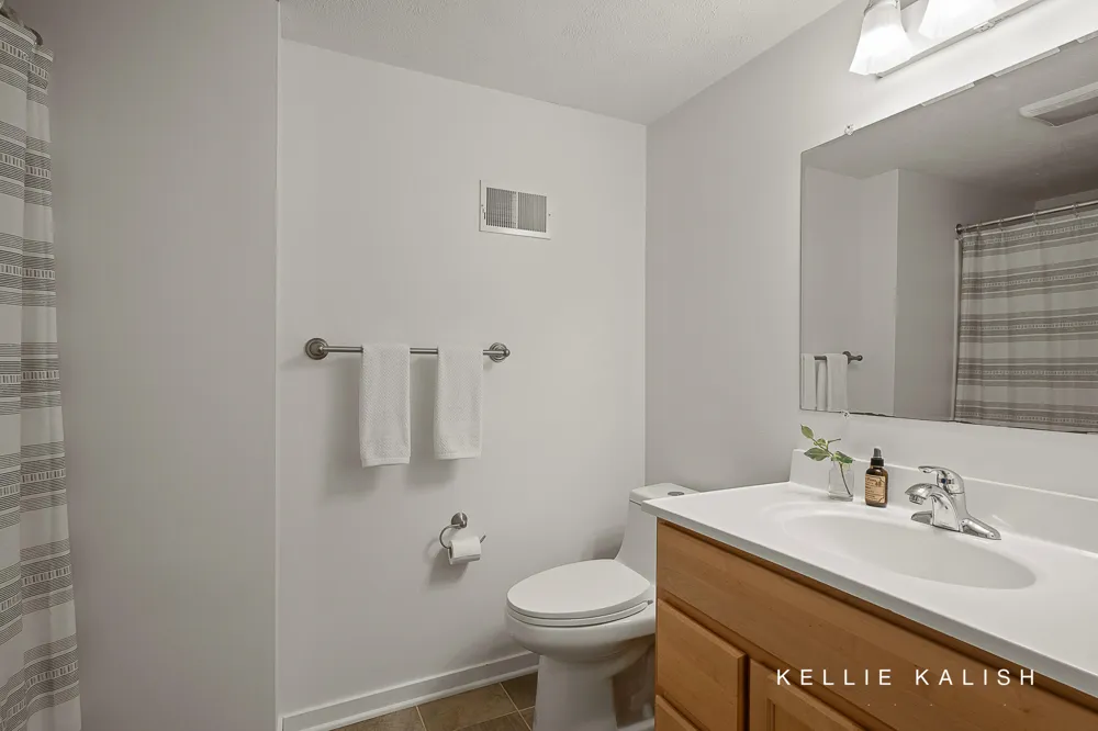 814 Livingston Avenue NE Grand Rapids, MI 49503
