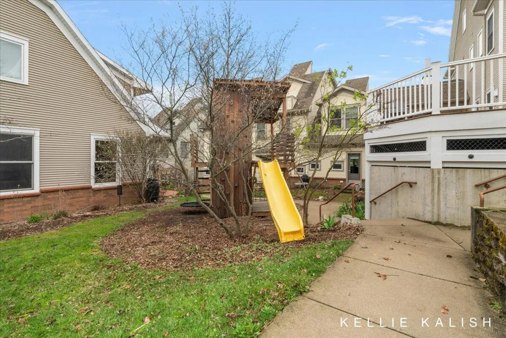 814 Livingston Avenue NE Grand Rapids, MI 49503