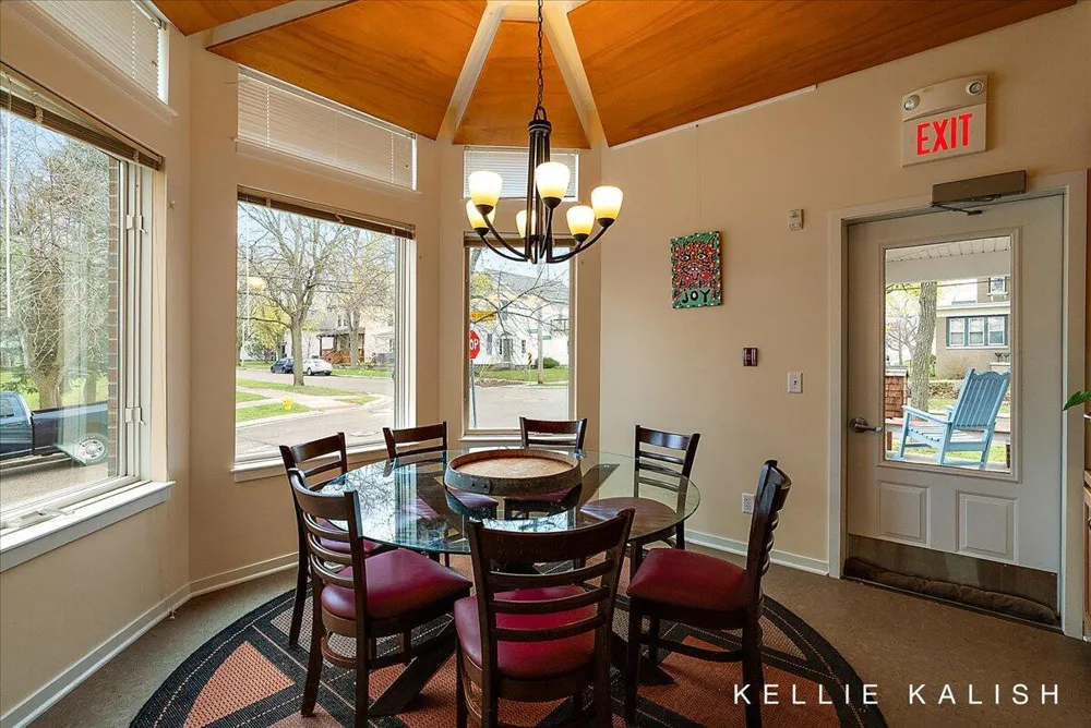 814 Livingston Avenue NE Grand Rapids, MI 49503