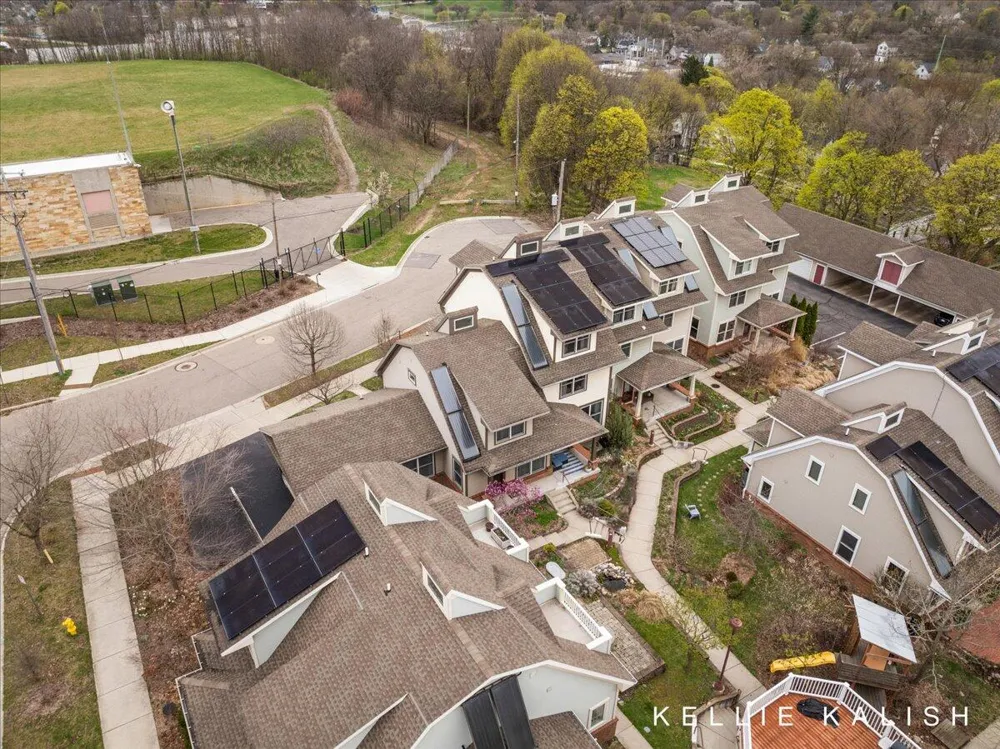 814 Livingston Avenue NE Grand Rapids, MI 49503