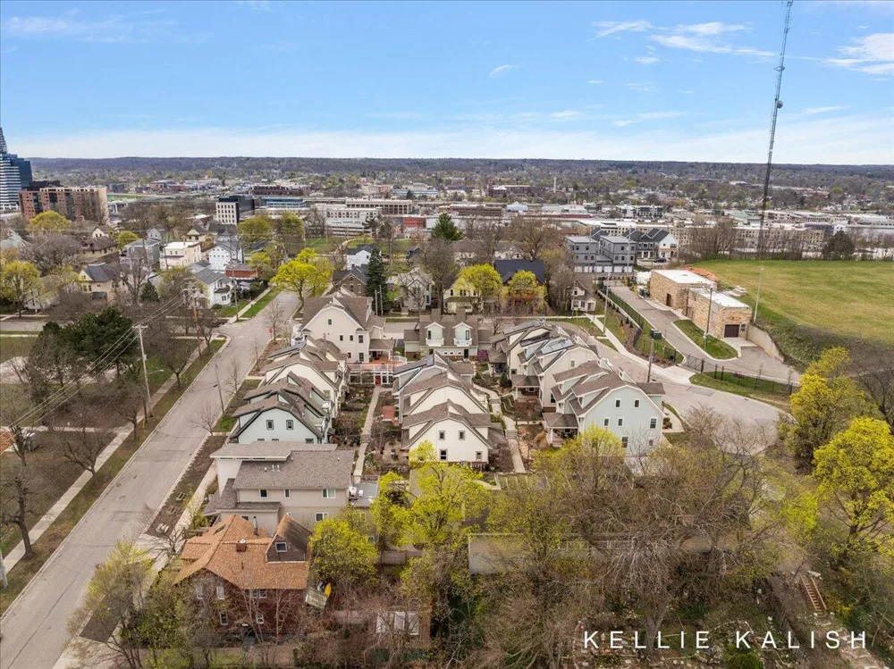 814 Livingston Avenue NE Grand Rapids, MI 49503