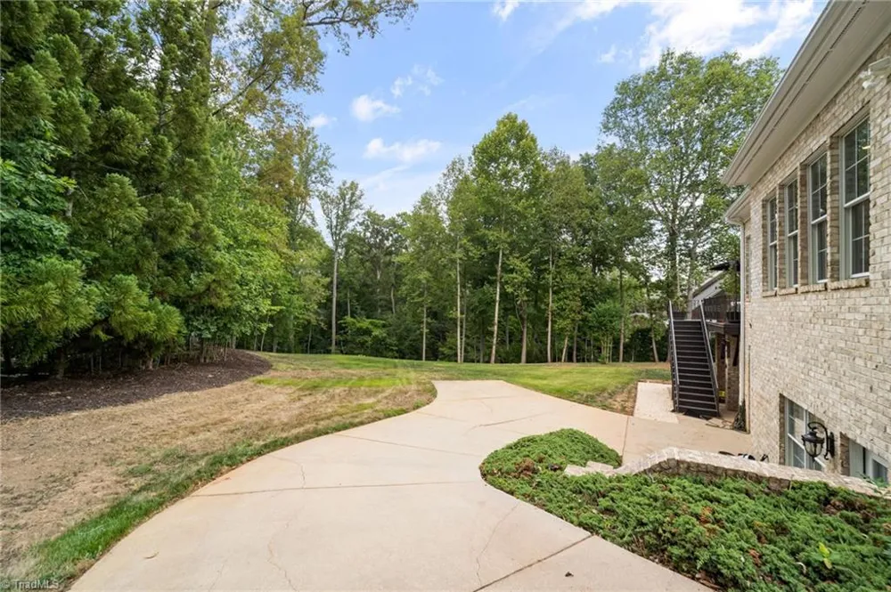 7517 Henson Forest Drive Summerfield, NC 27358