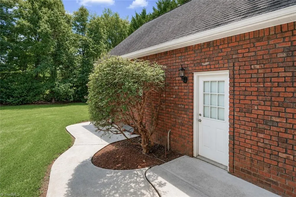 115 Seven Springs Loop Statesville, NC 28625