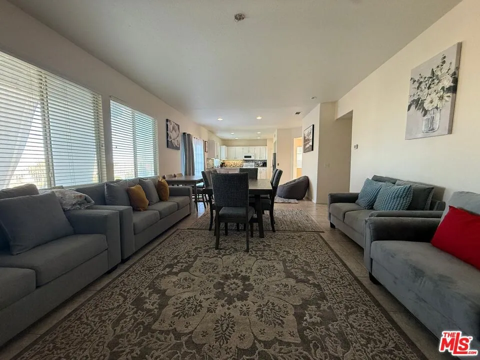 719 W Avenue Q10 Palmdale, CA 93551
