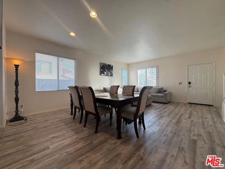 719 W Avenue Q10 Palmdale, CA 93551