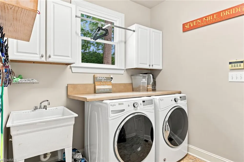 4911 Setter Court Jamestown, NC 27282