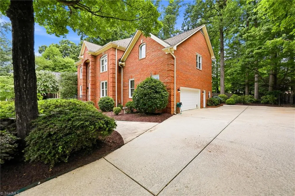 4911 Setter Court Jamestown, NC 27282