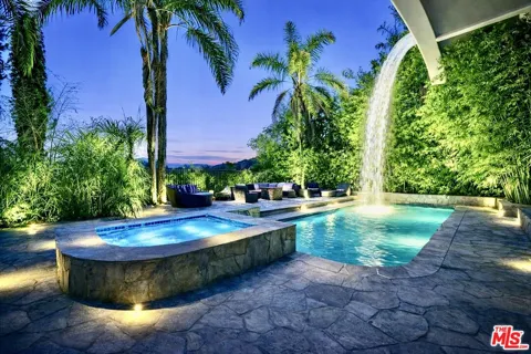 7218 Mulholland Drive