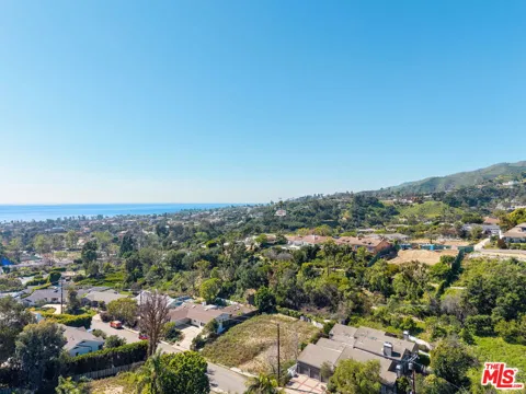1109 Maroney Lane