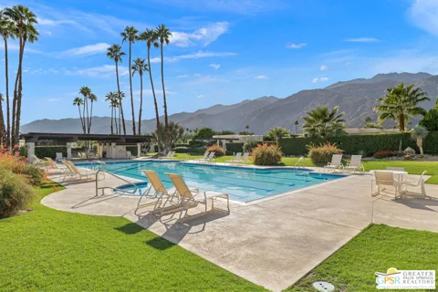 427 Calle Rolph