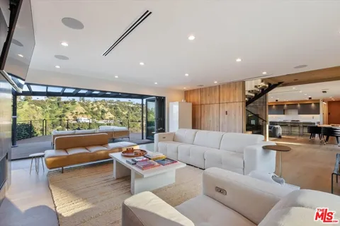 3820 Scadlock Lane