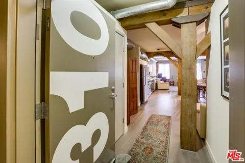 527 Molino Street
