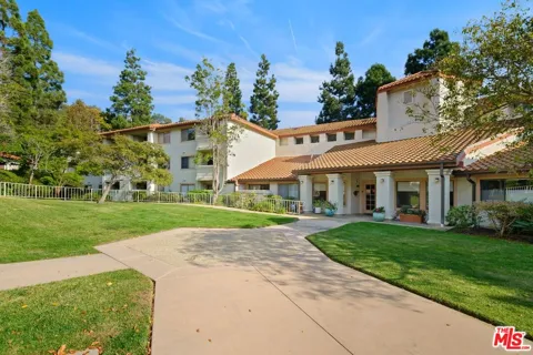 501 Palisades Drive
