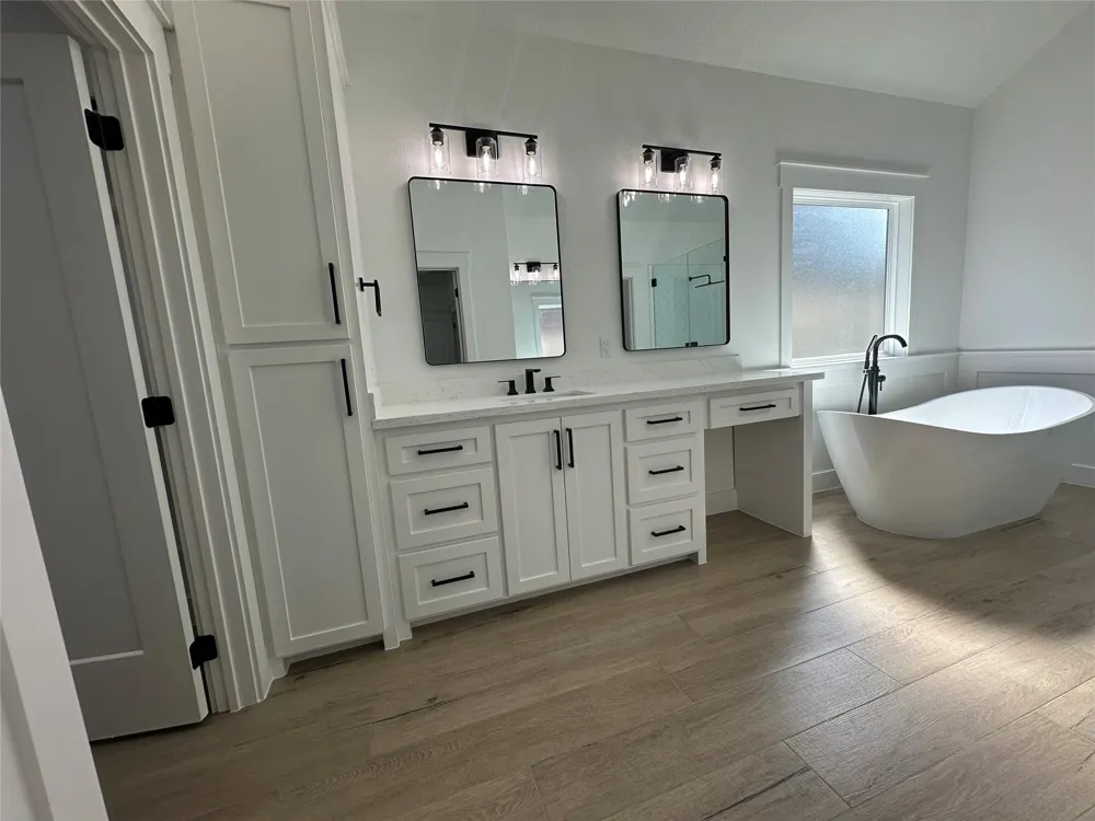 320 Wood Haven Drive West Columbia, TX 77486