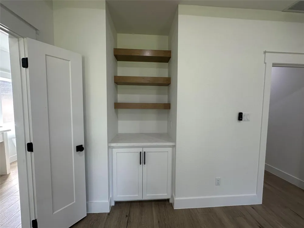 320 Wood Haven Drive West Columbia, TX 77486
