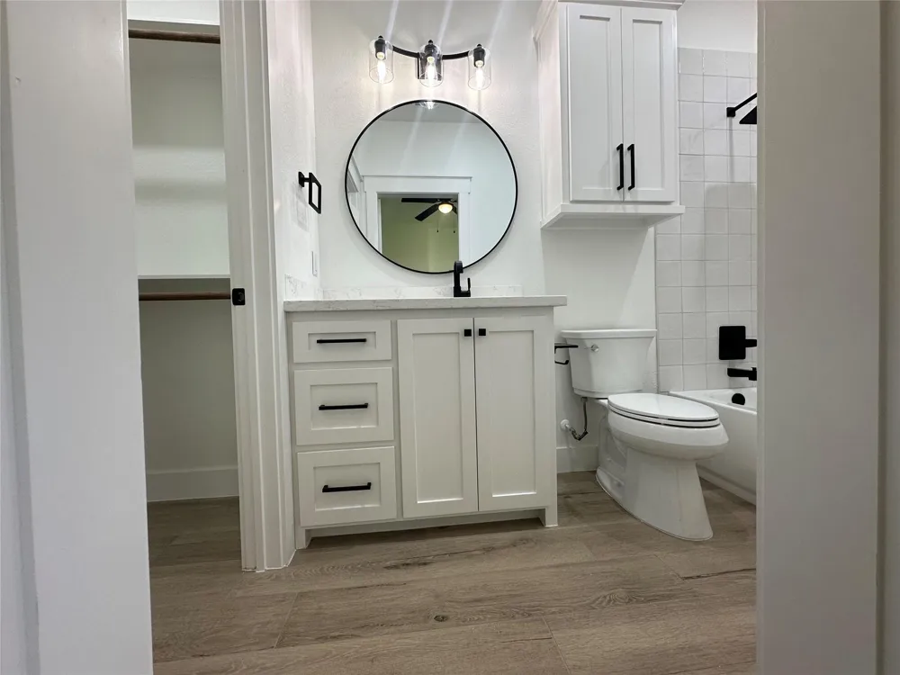 320 Wood Haven Drive West Columbia, TX 77486