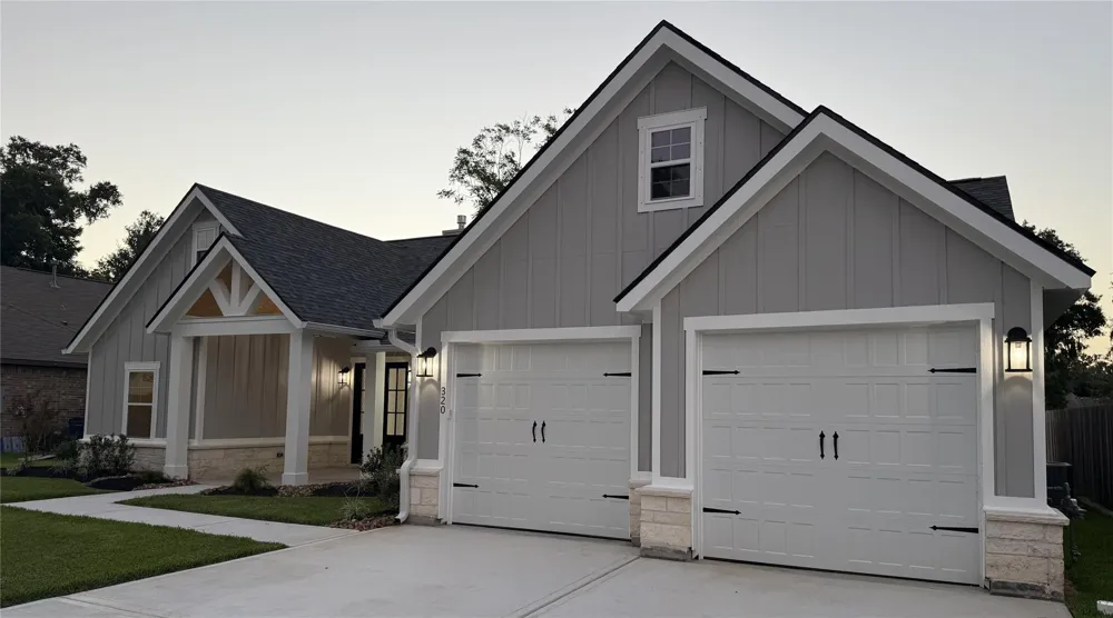 320 Wood Haven Drive West Columbia, TX 77486