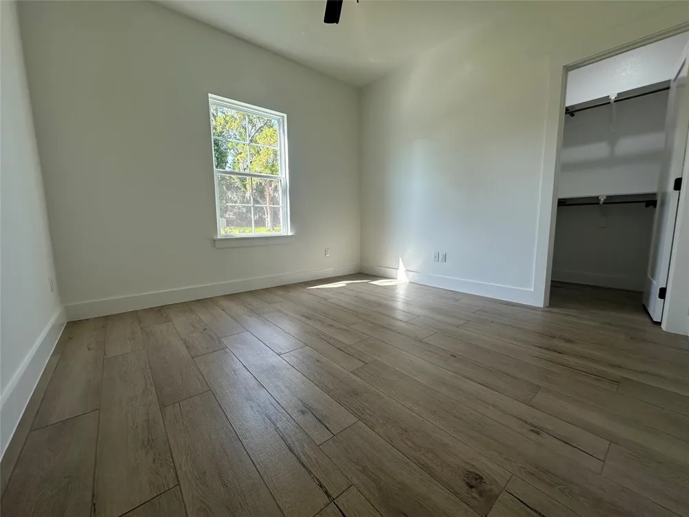 320 Wood Haven Drive West Columbia, TX 77486