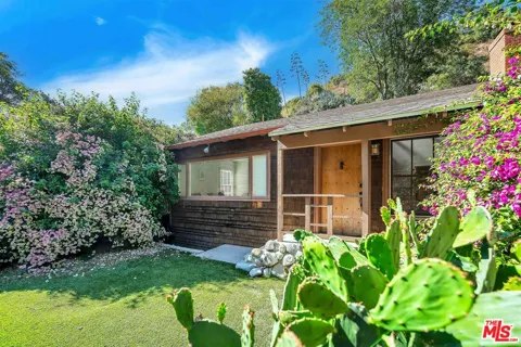 9859 Easton Drive
