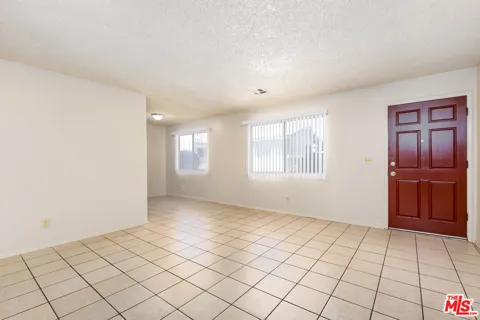 550 E Avenue H14