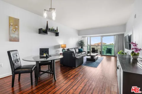 13700 Marina Pointe Drive
