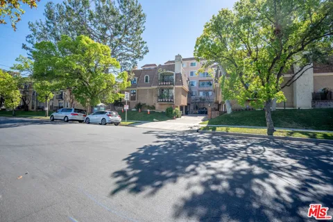 4368 W 8th Street