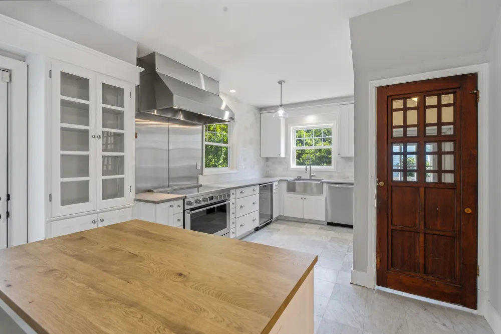 701 S Elm Street Three Oaks, MI 49128