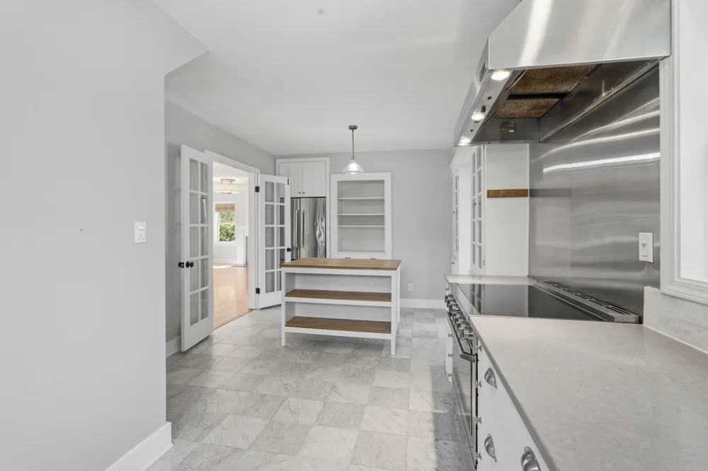 701 S Elm Street Three Oaks, MI 49128