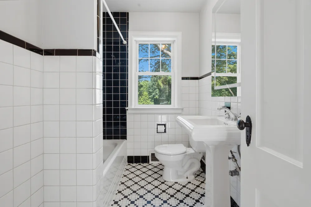 701 S Elm Street Three Oaks, MI 49128