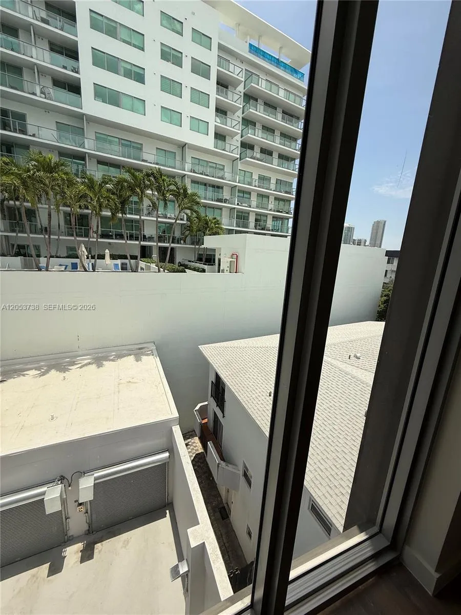 1611 SW 2nd Avenue #416 Miami, FL 33129