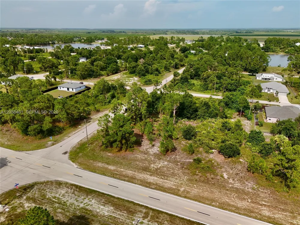1041 COLUMBUS BLVD Lehigh Acres, FL 33974