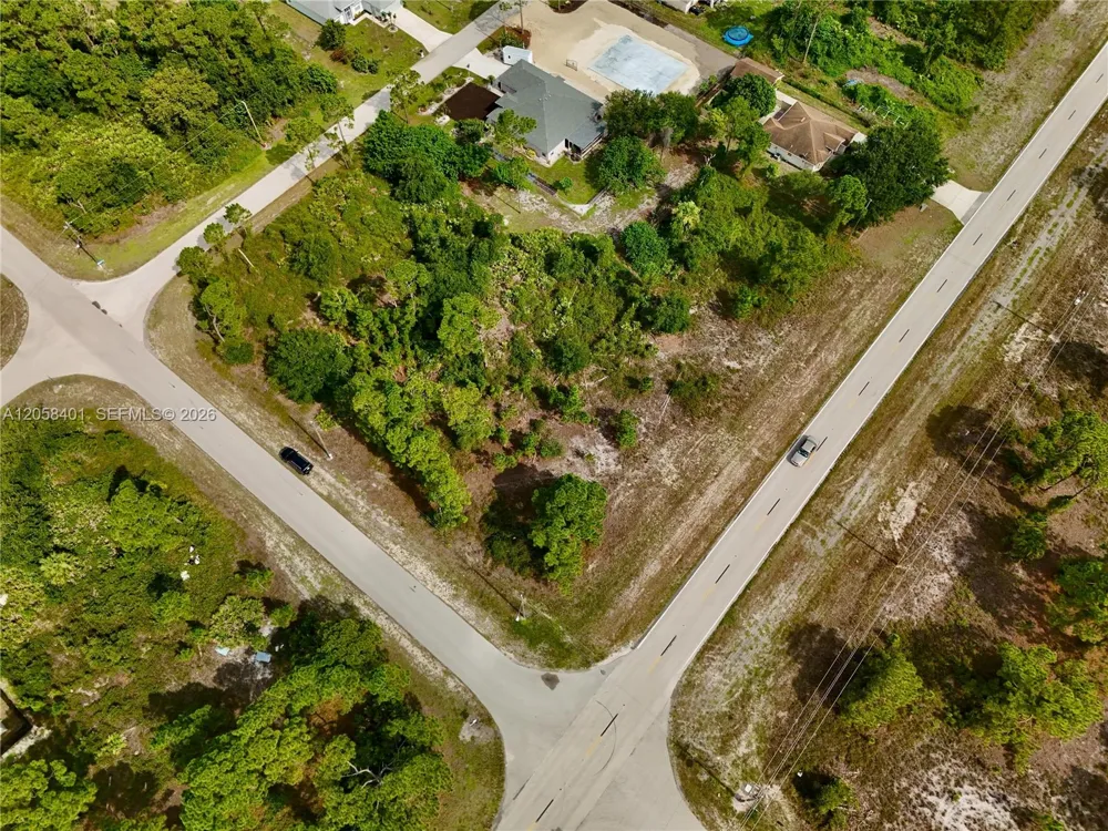 1041 COLUMBUS BLVD Lehigh Acres, FL 33974